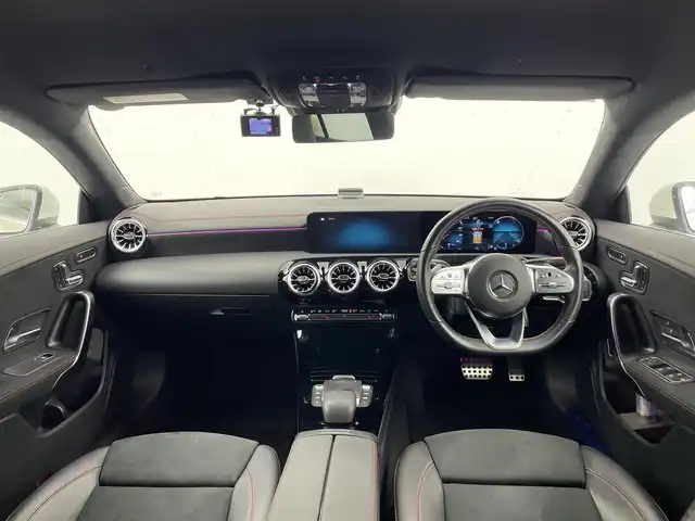 メルセデス・ベンツ Ｍ・ベンツ ＣＬＡ２００ｄ シューティングブレーク 愛知県 2021(令3)年 6.8万km ポーラホワイト ワンオーナー/純正10．25インチナビ/【Bluetooth/フルセグTV/USB/AM/FM】/パワーテールゲート/バックカメラ/アダクティブコントロール/パークトロニック/レーダーセーフティパッケージ/・アダプティブディスタンスアシストディストロニック/・自動再発進機能/・アクティブブレーキアシスト/・緊急回避補助システム/・渋滞時緊急ブレーキ機能/・アクティブブラインドスポットアシスト/・アクティブレーンキーピングアシスト/・アクティブレーンチェンジングアシスト/・アクティブエマージェンシーストップアシスト/アイドリングストップ/パドルシフト/パワーシート/シートヒーター/ハーフレザーシート/メモリーシート/前後ドライブレコーダー/純正フロアマット/純正18インチアルミホイール/電動格納ミラー/LEDオートライト
