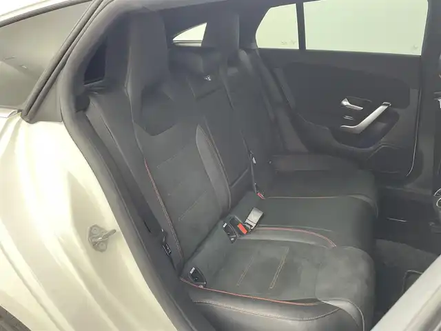 メルセデス・ベンツ Ｍ・ベンツ ＣＬＡ２００ｄ シューティングブレーク 愛知県 2021(令3)年 6.8万km ポーラホワイト ワンオーナー/純正10．25インチナビ/【Bluetooth/フルセグTV/USB/AM/FM】/パワーテールゲート/バックカメラ/アダクティブコントロール/パークトロニック/レーダーセーフティパッケージ/・アダプティブディスタンスアシストディストロニック/・自動再発進機能/・アクティブブレーキアシスト/・緊急回避補助システム/・渋滞時緊急ブレーキ機能/・アクティブブラインドスポットアシスト/・アクティブレーンキーピングアシスト/・アクティブレーンチェンジングアシスト/・アクティブエマージェンシーストップアシスト/アイドリングストップ/パドルシフト/パワーシート/シートヒーター/ハーフレザーシート/メモリーシート/前後ドライブレコーダー/純正フロアマット/純正18インチアルミホイール/電動格納ミラー/LEDオートライト
