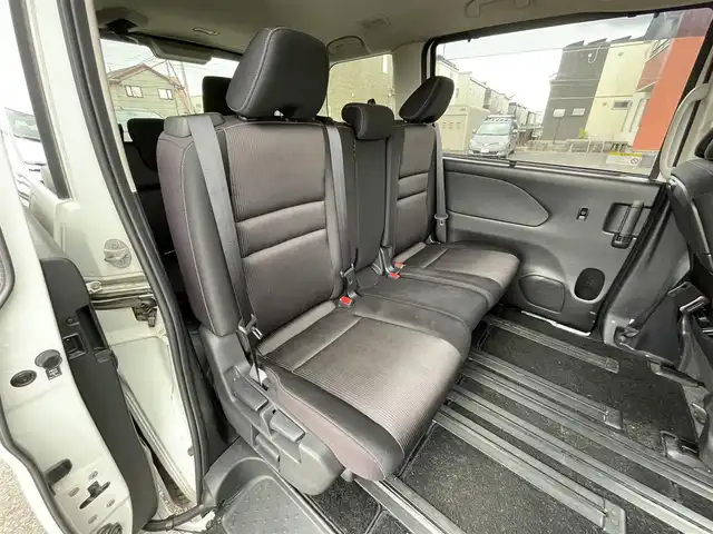 日産 セレナ ハイウェイスター 道央・札幌 2017(平29)年 11.4万km ブリリアントホワイトパール ４WD/ワンオーナー/純正ディーラーOPナビ/CD/DVD/BT/フルセグ/横滑り防止装置/クルーズコントロール/バックカメラ/ビルトインETC/ドライブレコーダー/アイドリングストップ/ECOMODE/両側パワースライドドア/革巻きステアリング/ステアリングリモコン/プッシュスタート/スマートキー/LEDヘッドライト/オートライト/フォグランプ/電動格納ミラー/ウィンカーミラー/純正フロアマット/ドアバイザー