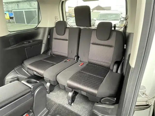 日産 セレナ ハイウェイスター 道央・札幌 2017(平29)年 11.4万km ブリリアントホワイトパール ４WD/ワンオーナー/純正ディーラーOPナビ/CD/DVD/BT/フルセグ/横滑り防止装置/クルーズコントロール/バックカメラ/ビルトインETC/ドライブレコーダー/アイドリングストップ/ECOMODE/両側パワースライドドア/革巻きステアリング/ステアリングリモコン/プッシュスタート/スマートキー/LEDヘッドライト/オートライト/フォグランプ/電動格納ミラー/ウィンカーミラー/純正フロアマット/ドアバイザー