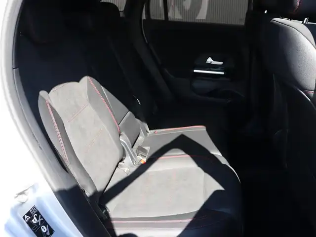 メルセデス・ベンツ ＧＬＡ２００ｄ 4マチック AMGライン 長野県 2020(令2)年 9.9万km イリジウムシルバー 当店買取車両 /ヘッドライトプロテクションフィルム /パノラミックスライディングルーフ/アンビエントライト /レーダーセーフティパッケージ　/全方位カメラ /パワーシート/シートヒーター /ドラレコ　/2.0ETC /ナビ /TV /PBドア