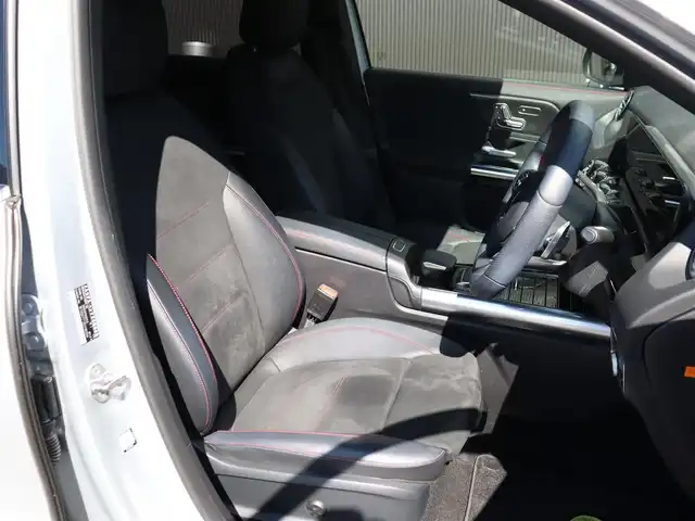 メルセデス・ベンツ ＧＬＡ２００ｄ 4マチック AMGライン 長野県 2020(令2)年 9.9万km イリジウムシルバー 当店買取車両 /ヘッドライトプロテクションフィルム /パノラミックスライディングルーフ/アンビエントライト /レーダーセーフティパッケージ　/全方位カメラ /パワーシート/シートヒーター /ドラレコ　/2.0ETC /ナビ /TV /PBドア