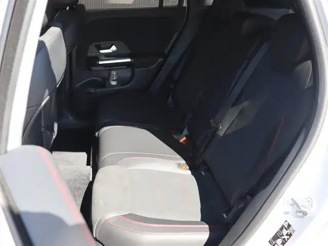 メルセデス・ベンツ ＧＬＡ２００ｄ 4マチック AMGライン 長野県 2020(令2)年 9.9万km イリジウムシルバー 当店買取車両 /ヘッドライトプロテクションフィルム /パノラミックスライディングルーフ/アンビエントライト /レーダーセーフティパッケージ　/全方位カメラ /パワーシート/シートヒーター /ドラレコ　/2.0ETC /ナビ /TV /PBドア