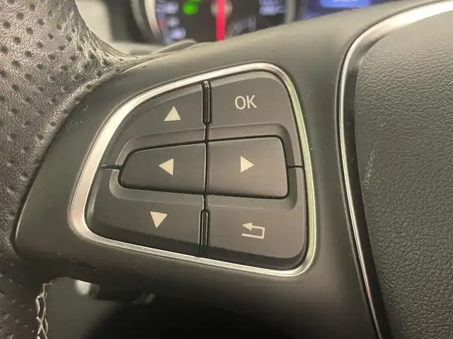 メルセデス・ベンツ ＣＬＡ２２０ 4MATIC 岡山県 2018(平30)年 3.2万km コスモスブラック レーダーセーフティパッケージ/プレミアムパッケージ/純正ナビ/バックカメラ/ESP/オートワイパー/オートライト/アクティブブレーキアシスト/アテンションアシスト/ブラインドスポット/レーンキープアシスト/アイドリングストップ/PRE　SAFE/harman kardonオーディオシステム/シートヒーター/パノラミックスライディングルーフ/アンビエントライト/ETC