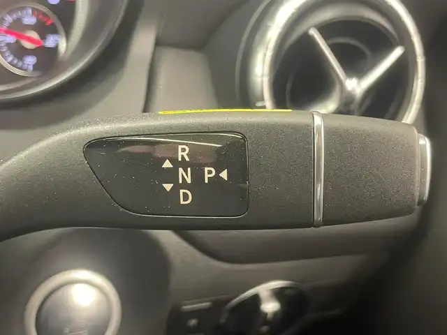 メルセデス・ベンツ ＣＬＡ２２０ 4MATIC 岡山県 2018(平30)年 3.2万km コスモスブラック レーダーセーフティパッケージ/プレミアムパッケージ/純正ナビ/バックカメラ/ESP/オートワイパー/オートライト/アクティブブレーキアシスト/アテンションアシスト/ブラインドスポット/レーンキープアシスト/アイドリングストップ/PRE　SAFE/harman kardonオーディオシステム/シートヒーター/パノラミックスライディングルーフ/アンビエントライト/ETC