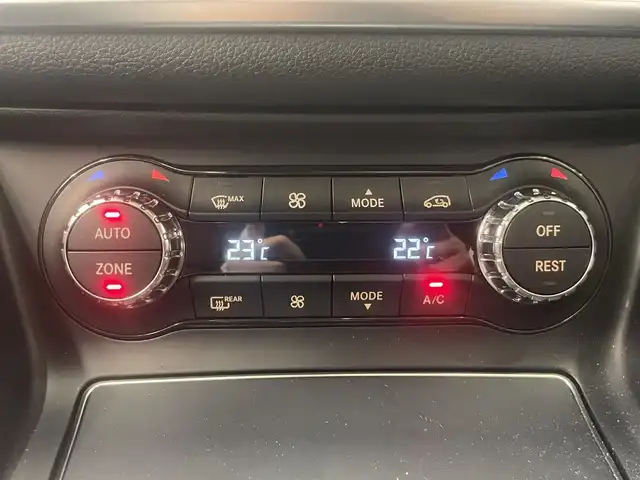 メルセデス・ベンツ ＣＬＡ２２０ 4MATIC 岡山県 2018(平30)年 3.2万km コスモスブラック レーダーセーフティパッケージ/プレミアムパッケージ/純正ナビ/バックカメラ/ESP/オートワイパー/オートライト/アクティブブレーキアシスト/アテンションアシスト/ブラインドスポット/レーンキープアシスト/アイドリングストップ/PRE　SAFE/harman kardonオーディオシステム/シートヒーター/パノラミックスライディングルーフ/アンビエントライト/ETC