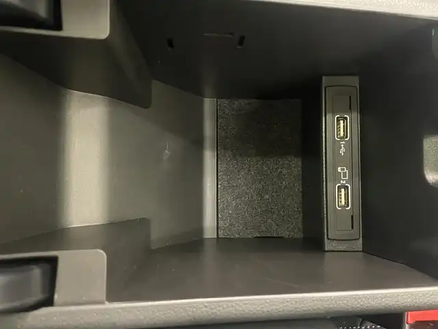 メルセデス・ベンツ ＣＬＡ２２０ 4MATIC 岡山県 2018(平30)年 3.2万km コスモスブラック レーダーセーフティパッケージ/プレミアムパッケージ/純正ナビ/バックカメラ/ESP/オートワイパー/オートライト/アクティブブレーキアシスト/アテンションアシスト/ブラインドスポット/レーンキープアシスト/アイドリングストップ/PRE　SAFE/harman kardonオーディオシステム/シートヒーター/パノラミックスライディングルーフ/アンビエントライト/ETC