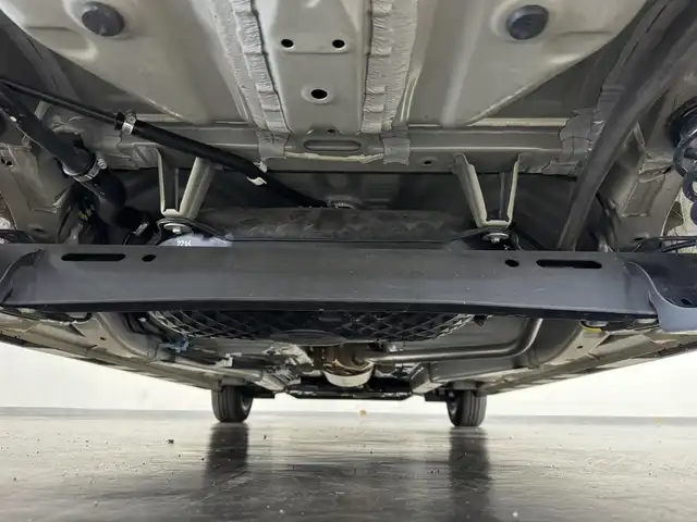 ダイハツ タント ファンクロス 三重県 2023(令5)年 1.7万km ブラックマイカメタリック/サンドベージュメタリック ガソリン/FF/インパネCVT/ストラーダ 7インチ ワイドナビ CN-R300WD/（FM/AM/CD/DVD/iPod/USB/MEMORY MUSIC/SD/TV/VTR/HDMI）/【OP】パノラマモニター/両側パワースライドドア（開閉予約機能付）/スマートアシスト/・衝突回避支援ブレーキ機能（対車両・対歩行者（昼夜））/・衝突警報機能（対車両・対歩行者（昼夜）/・ブレーキ制御付誤発進抑制機能（前方・後方）/・車線逸脱抑制制御機能/・車線逸脱警報機能/・路側逸脱警報機能/・ふらつき警報/・コーナーセンサー（フロント2個／リヤ4個）/・標識認識機能（進入禁止/最高速度/一時停止）/など/装備/・シートヒーター（D/N）/・ルーフレール/・オートエアコン/・電子パーキングブレーキ&ブレーキホールド機能/・オートライト/・LEDヘッドランプ/・LEDフロントフォグランプ/・プッシュスタート/・ステアリングスイッチ/・純正14inAW/・保/取/・スマートキーx1/など