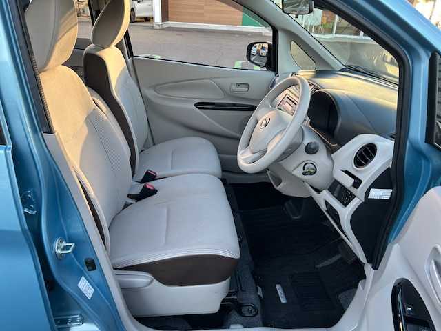 日産 デイズ J 静岡県 2019(平31)年 0.8万km アイスブルー 社外オーディオ/（CD/AM/FM）/コーナーセンサー（前後）/リモコンキー/純正フロアマット/純正ドアバイザー/保証書/取扱説明書