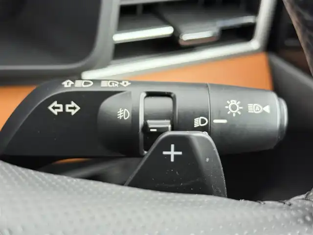 三菱 アウトランダー ＰＨＥＶ P 愛知県 2022(令4)年 1.4万km ホワイトダイヤモンド 純正ナビ/Bluetooth接続/フルセグTV/USB/AM/FM/マルチアラウンド/BOSEプレミアムサウンド/ETC2.0/ドライブレコーダー/ブラインドスポットモニター/ステアリングヒーター/電動パワーシート/シートヒーター/オートホールド/電動パーキングブレーキ/メモリーシート/電動格納式ドアミラー/ルーフレール/パドルシフト/ステアリングスイッチ/3列シート/レザーシート/電動リアゲート/AC150W/純正20インチアルミホイール/フロアマット/オートライト/LEDヘッドライト/スマートキー/プッシュスタート