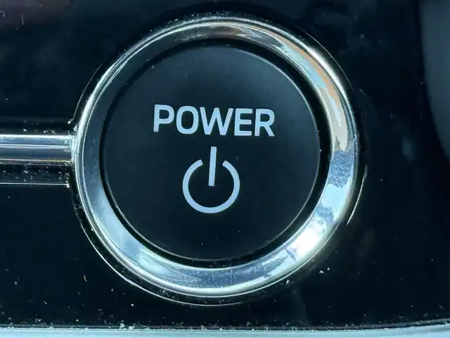 三菱 アウトランダー ＰＨＥＶ P 愛知県 2022(令4)年 1.4万km ホワイトダイヤモンド 純正ナビ/Bluetooth接続/フルセグTV/USB/AM/FM/マルチアラウンド/BOSEプレミアムサウンド/ETC2.0/ドライブレコーダー/ブラインドスポットモニター/ステアリングヒーター/電動パワーシート/シートヒーター/オートホールド/電動パーキングブレーキ/メモリーシート/電動格納式ドアミラー/ルーフレール/パドルシフト/ステアリングスイッチ/3列シート/レザーシート/電動リアゲート/AC150W/純正20インチアルミホイール/フロアマット/オートライト/LEDヘッドライト/スマートキー/プッシュスタート