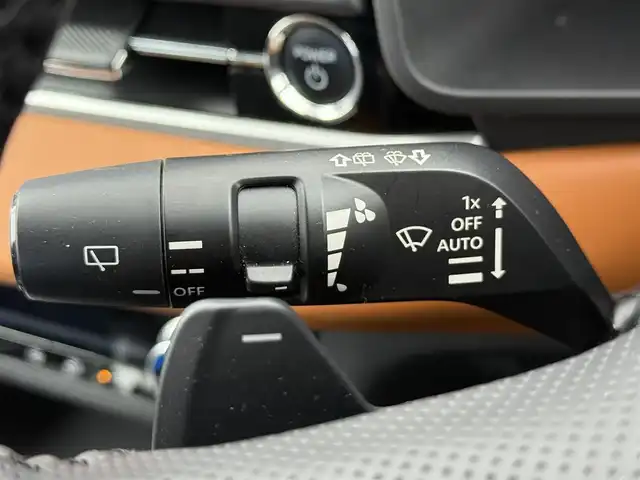 三菱 アウトランダー ＰＨＥＶ P 愛知県 2022(令4)年 1.4万km ホワイトダイヤモンド 純正ナビ/Bluetooth接続/フルセグTV/USB/AM/FM/マルチアラウンド/BOSEプレミアムサウンド/ETC2.0/ドライブレコーダー/ブラインドスポットモニター/ステアリングヒーター/電動パワーシート/シートヒーター/オートホールド/電動パーキングブレーキ/メモリーシート/電動格納式ドアミラー/ルーフレール/パドルシフト/ステアリングスイッチ/3列シート/レザーシート/電動リアゲート/AC150W/純正20インチアルミホイール/フロアマット/オートライト/LEDヘッドライト/スマートキー/プッシュスタート