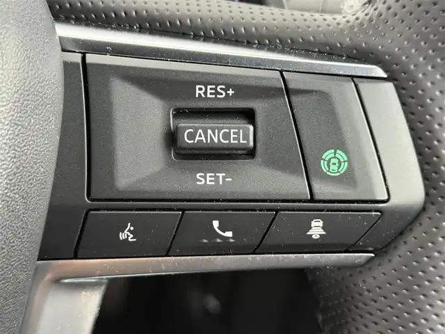 三菱 アウトランダー ＰＨＥＶ P 愛知県 2022(令4)年 1.4万km ホワイトダイヤモンド 純正ナビ/Bluetooth接続/フルセグTV/USB/AM/FM/マルチアラウンド/BOSEプレミアムサウンド/ETC2.0/ドライブレコーダー/ブラインドスポットモニター/ステアリングヒーター/電動パワーシート/シートヒーター/オートホールド/電動パーキングブレーキ/メモリーシート/電動格納式ドアミラー/ルーフレール/パドルシフト/ステアリングスイッチ/3列シート/レザーシート/電動リアゲート/AC150W/純正20インチアルミホイール/フロアマット/オートライト/LEDヘッドライト/スマートキー/プッシュスタート