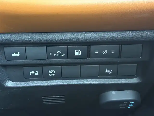 三菱 アウトランダー ＰＨＥＶ P 愛知県 2022(令4)年 1.4万km ホワイトダイヤモンド 純正ナビ/Bluetooth接続/フルセグTV/USB/AM/FM/マルチアラウンド/BOSEプレミアムサウンド/ETC2.0/ドライブレコーダー/ブラインドスポットモニター/ステアリングヒーター/電動パワーシート/シートヒーター/オートホールド/電動パーキングブレーキ/メモリーシート/電動格納式ドアミラー/ルーフレール/パドルシフト/ステアリングスイッチ/3列シート/レザーシート/電動リアゲート/AC150W/純正20インチアルミホイール/フロアマット/オートライト/LEDヘッドライト/スマートキー/プッシュスタート