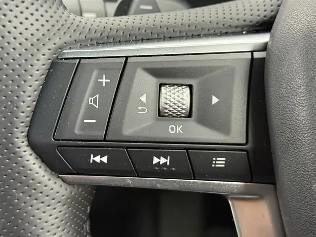 三菱 アウトランダー ＰＨＥＶ P 愛知県 2022(令4)年 1.4万km ホワイトダイヤモンド 純正ナビ/Bluetooth接続/フルセグTV/USB/AM/FM/マルチアラウンド/BOSEプレミアムサウンド/ETC2.0/ドライブレコーダー/ブラインドスポットモニター/ステアリングヒーター/電動パワーシート/シートヒーター/オートホールド/電動パーキングブレーキ/メモリーシート/電動格納式ドアミラー/ルーフレール/パドルシフト/ステアリングスイッチ/3列シート/レザーシート/電動リアゲート/AC150W/純正20インチアルミホイール/フロアマット/オートライト/LEDヘッドライト/スマートキー/プッシュスタート