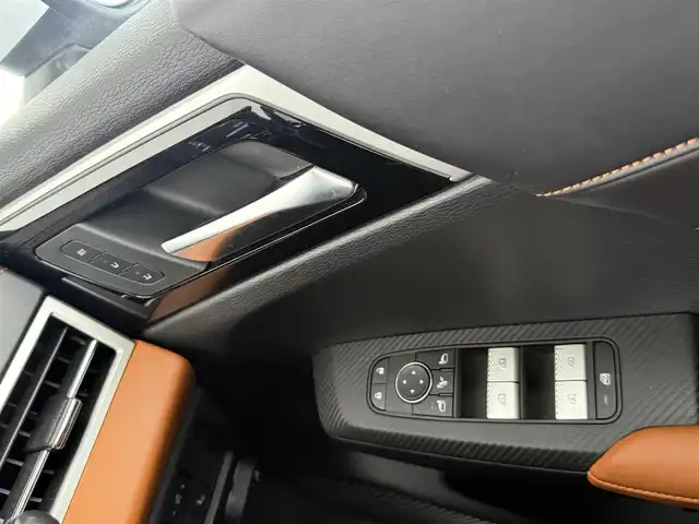 三菱 アウトランダー ＰＨＥＶ P 愛知県 2022(令4)年 1.4万km ホワイトダイヤモンド 純正ナビ/Bluetooth接続/フルセグTV/USB/AM/FM/マルチアラウンド/BOSEプレミアムサウンド/ETC2.0/ドライブレコーダー/ブラインドスポットモニター/ステアリングヒーター/電動パワーシート/シートヒーター/オートホールド/電動パーキングブレーキ/メモリーシート/電動格納式ドアミラー/ルーフレール/パドルシフト/ステアリングスイッチ/3列シート/レザーシート/電動リアゲート/AC150W/純正20インチアルミホイール/フロアマット/オートライト/LEDヘッドライト/スマートキー/プッシュスタート