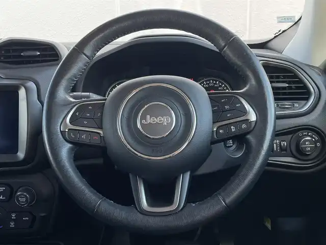 クライスラー・ジープ ジープ レネゲード リミテッド 東京都 2021(令3)年 4万km 赤 純正ナビ/バックカメラ/Bluetooth/ブラインドスポットモニター/ルーフレール/ビルトインETC2.0/ドライブレコーダー/LEDヘッドライト/プッシュスタート/インテリキー/アダプティブクルーズコントロール/ブラックレザーシート