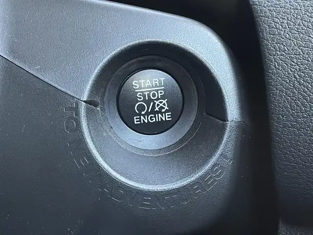 クライスラー・ジープ ジープ レネゲード リミテッド 東京都 2021(令3)年 4万km 赤 純正ナビ/バックカメラ/Bluetooth/ブラインドスポットモニター/ルーフレール/ビルトインETC2.0/ドライブレコーダー/LEDヘッドライト/プッシュスタート/インテリキー/アダプティブクルーズコントロール/ブラックレザーシート