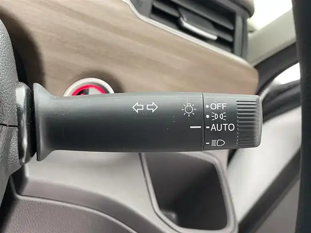 ホンダ フリード＋ G 滋賀県 2023(令5)年 0.6万km プラチナホワイトパール 純正ナビ/バックカメラ/CD/DVD/Bluetooth/フルセグTV/ETC/ホンダセンシング/シートヒーター/両側パワースライドドア/LEDヘッドライト/プッシュスタート/スマートキー/衝突軽減ブレーキ