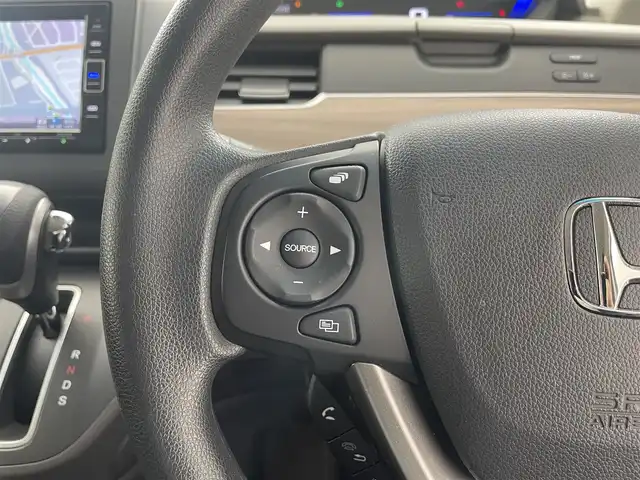 ホンダ フリード＋ G 滋賀県 2023(令5)年 0.6万km プラチナホワイトパール 純正ナビ/バックカメラ/CD/DVD/Bluetooth/フルセグTV/ETC/ホンダセンシング/シートヒーター/両側パワースライドドア/LEDヘッドライト/プッシュスタート/スマートキー/衝突軽減ブレーキ