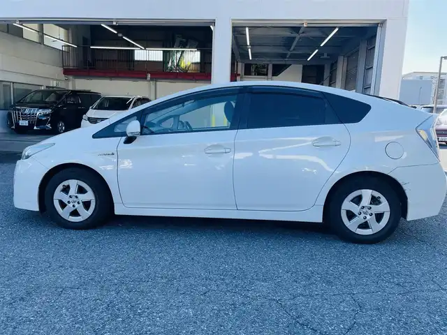 トヨタ プリウス S　LEDエディション 千葉県 2010(平22)年 10.4万km ホワイトパールクリスタルシャイン 純正HDDナビ（フルセグ/BT/DVD)/ETC/バックカメラ/LEDヘッドライト