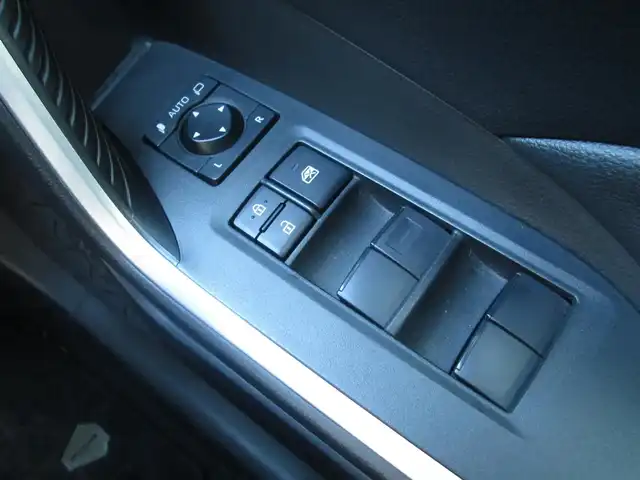 トヨタ ＲＡＶ４ ハイブリットX 千葉県 2020(令2)年 3.8万km センシュアルレッドマイカ ワンオーナー/4WD/純正SDナビ、フルセグTV/バックカメラ/純正オーディオ【DVD/CD/BT/SD】/LEDヘッドライト/Toyota Safety Sense/レーダークルーズコントロール/レーンキープアシスト/AC100V/TRDドアハンドルプロテクター/純正前方ドライブレコーダー/ビルトインETC/スペアキー/取扱説明書/ナビ取扱説明書/新車時保証書/トヨタ整備記録簿(R3/R4/R5/R6)