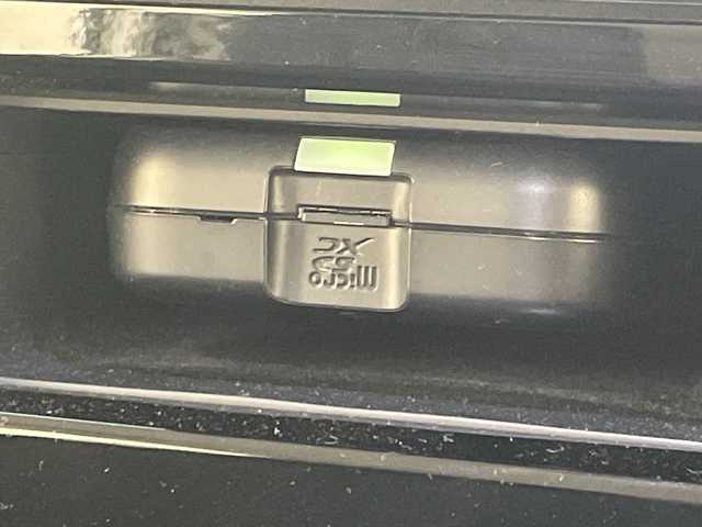 ダイハツ トール カスタムG リミテッドⅡ SAⅢ 沖縄県 2020(令2)年 7.9万km パールホワイトⅢ 純正９型ナビ　【NMZL-W70D】/　(フルセグＴＶ　Ｂｌｕｅｔｏｏｔｈ　DVD　CD)　/全方位カメラ　/ドライブレコーダー　/両側パワースライドドア　/ＬＥＤヘッドライト　/クルーズコントロール　/プッシュスタート　/スマートキー　/スペアキー　/ＥＴＣ/衝突軽減ブレーキ