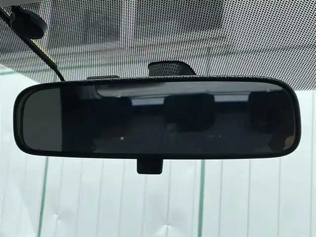 トヨタ アクア L 山梨県 2012(平24)年 8.8万km スーパーホワイトⅡ 純正SDナビ/Bluetooth接続/フルセグTV/バックカメラ/ETC/前席パワーウィンドウ/サイドバイザー/取扱説明書/保証書