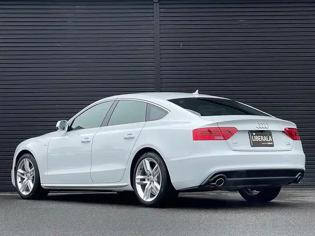 アウディ Ａ５ SB 2．0 TFSI クワトロ 山梨県 2014(平26)年 3.7万km グレイシアホワイトメタリック Sラインパッケージ/黒革シート/前席シートヒーター/前席パワーシート/純正HDDナビ/バックカメラ/フルセグ/純正HIDヘッドライト/ETC/ヒーテッドミラー/オートホールド