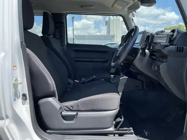 スズキ ジムニー シエラ JC 鳥取県 2020(令2)年 6.4万km ピュアホワイトP 4WD/純正ナビ/フルセグ/DVD/CD/BT/USB/バックカメラ・ETC/前席シートヒーター/衝突軽減ブレーキ/クルーズコントロール/レーンキープアシスト/LEDヘッドライト/ビルシュタインショックアブソーバ/純正15インチアルミホイール/プッシュエンジンスタート/ルーフキャリアバー/保証書・取扱説明書/スペアキー/純正アルミサマータイヤセット積込/(タイヤ残り溝　４部山)