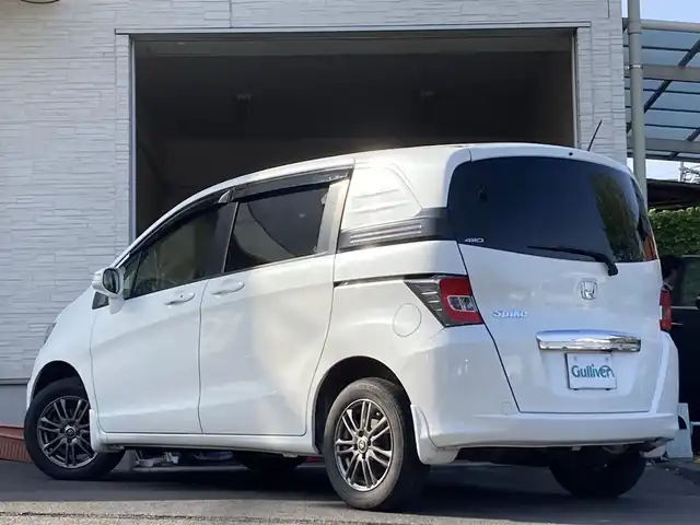 ホンダ フリード スパイク G プレミアムエディション 大分県 2016(平28)年 9.7万km ホワイトオーキッドパール ワンオーナー /両側パワースライドドア /社外15インチアルミホイール/オートライト/社外ドラレコ/純正ビルトインETC/ナビ/フルセグTV/Bluetooth/5月3日から5月7日までお休みの為、書類発送及び車両搬出は5月8日以降になります。
