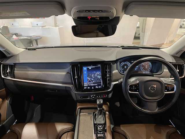 ボルボ Ｖ９０ クロスカントリー D4 AWD プロ 道央・札幌 2021(令3)年 3.8万km グレー インテリセーフ/・city　Safety・ACC・LKA・LCMA・BLIS・360°カメラ/・パイロットアシスト・フルアクティブハイビーム/haｒman/kardonサラウンド/ヘットアップディスプレイ/ナッパレザーシート/シートヒーター/シートベンチレーション/ステアリングヒーター/純正ＨＤＤナビ/フルセグＴＶ/パワーテールゲート