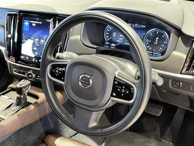 ボルボ Ｖ９０ クロスカントリー D4 AWD プロ 道央・札幌 2021(令3)年 3.8万km グレー インテリセーフ/・city　Safety・ACC・LKA・LCMA・BLIS・360°カメラ/・パイロットアシスト・フルアクティブハイビーム/haｒman/kardonサラウンド/ヘットアップディスプレイ/ナッパレザーシート/シートヒーター/シートベンチレーション/ステアリングヒーター/純正ＨＤＤナビ/フルセグＴＶ/パワーテールゲート