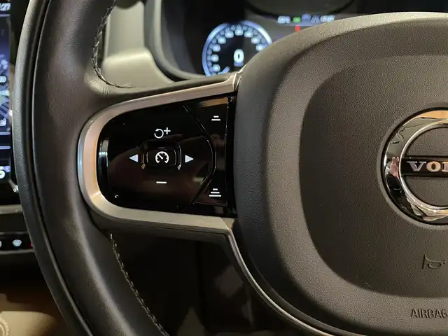 ボルボ Ｖ９０ クロスカントリー D4 AWD プロ 道央・札幌 2021(令3)年 3.8万km グレー インテリセーフ/・city　Safety・ACC・LKA・LCMA・BLIS・360°カメラ/・パイロットアシスト・フルアクティブハイビーム/haｒman/kardonサラウンド/ヘットアップディスプレイ/ナッパレザーシート/シートヒーター/シートベンチレーション/ステアリングヒーター/純正ＨＤＤナビ/フルセグＴＶ/パワーテールゲート