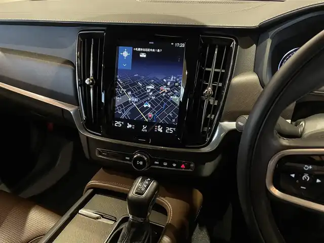 ボルボ Ｖ９０ クロスカントリー D4 AWD プロ 道央・札幌 2021(令3)年 3.8万km グレー インテリセーフ/・city　Safety・ACC・LKA・LCMA・BLIS・360°カメラ/・パイロットアシスト・フルアクティブハイビーム/haｒman/kardonサラウンド/ヘットアップディスプレイ/ナッパレザーシート/シートヒーター/シートベンチレーション/ステアリングヒーター/純正ＨＤＤナビ/フルセグＴＶ/パワーテールゲート