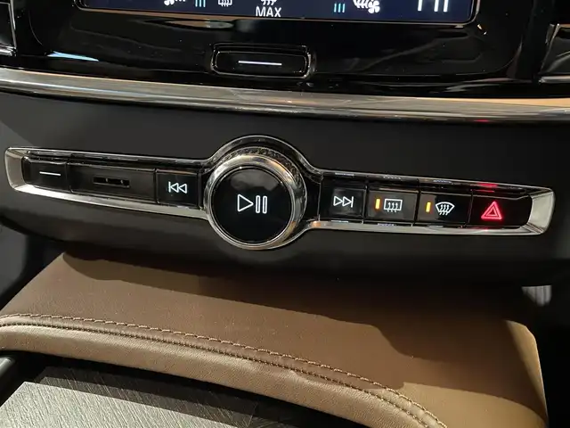 ボルボ Ｖ９０ クロスカントリー D4 AWD プロ 道央・札幌 2021(令3)年 3.8万km グレー インテリセーフ/・city　Safety・ACC・LKA・LCMA・BLIS・360°カメラ/・パイロットアシスト・フルアクティブハイビーム/haｒman/kardonサラウンド/ヘットアップディスプレイ/ナッパレザーシート/シートヒーター/シートベンチレーション/ステアリングヒーター/純正ＨＤＤナビ/フルセグＴＶ/パワーテールゲート