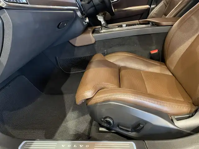 ボルボ Ｖ９０ クロスカントリー D4 AWD プロ 道央・札幌 2021(令3)年 3.8万km グレー インテリセーフ/・city　Safety・ACC・LKA・LCMA・BLIS・360°カメラ/・パイロットアシスト・フルアクティブハイビーム/haｒman/kardonサラウンド/ヘットアップディスプレイ/ナッパレザーシート/シートヒーター/シートベンチレーション/ステアリングヒーター/純正ＨＤＤナビ/フルセグＴＶ/パワーテールゲート