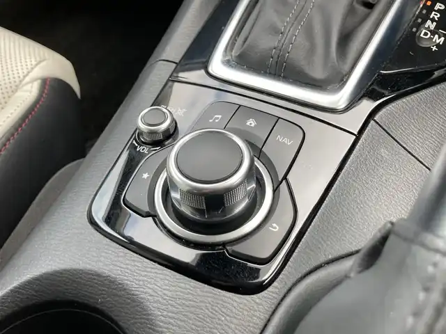 マツダ アクセラ スポーツ 15XD Lパッケージ 鳥取県 2016(平28)年 6.4万km チタニウムフラッシュマイカ ディーゼルターボ/純正メーカーナビ/フルセグ/CD/DVD/BT/BOSEサウンドシステム/バックカメラ・ETC/衝突軽減ブレーキ/レーダークルーズコントロール/レーンキープアシスト/クリアランスソナー/レーダークルーズコントロール/白レザーシート/メモリ付きパワーシート/前席シートヒーター/ステアリングヒーター/LEDヘットライト/純正18インチアルミホイール/パドルシフト/プッシュエンジンスタート/スマートキー×２