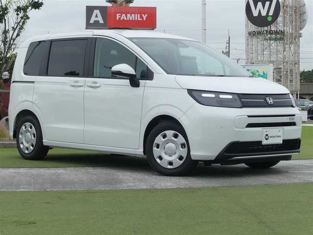 ホンダ フリード AIR 千葉県 2025(令7)年 0.1万km未満 プラチナホワイトパール エアー　1L14AP3　6人　9インチナビ　LXM-242ZFNI(207680円)/ホンダセンシング/・衝突軽減ブレーキ（CMBS）/・車線維持支援システム（LKAS）/・アダプティブクルーズコントロール（ACC）/・後方誤発進抑制機能/・誤発進抑制機能/両側パワースライドドア/純正コネクトナビ/地デジTV/【Apple CarPlay　Android Auto対応】/【Bluetooth接続】/バックカメラ/ステアリングスイッチ/LEDヘッドライト/ウインカーミラー/コーナーセンサー/Honda スマートキー
