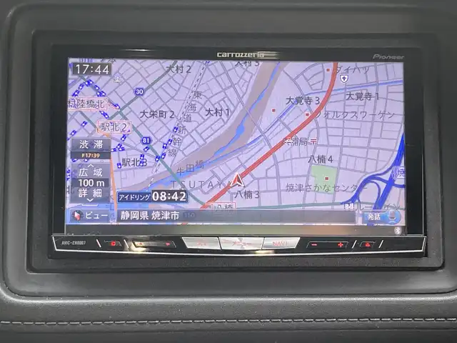 ホンダ ヴェゼル ハイブリッド Z 静岡県 2014(平26)年 13万km ルーセブラックM (株)IDOMが運営する【じしゃロン焼津店】の自社ローン専用車両になります。こちらは現金またはオートローンご利用時の価格です。自社ローンご希望の方は別途その旨お申付け下さい/【じしゃロン個店占有の為　落札禁止】/Carrozzeriaナビ(AVIC-ZH007)/FM/AM/CD/DVD/フルセグ/SD/Bluetooth/衝突軽減（シティブレーキアクティブシステム）/横滑り防止/クルーズコントロール/バックカメラ/ETC/パドルシフト/ステアリングリモコン/コンビシート/前席シートヒーター/LEDヘッドライト/オートライト/フォグランプ/ドアバイザー/社外シフトノブ/プッシュスタート/スマートキー/スペアキー１本/取説