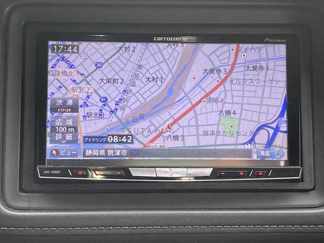 ホンダ ヴェゼル ハイブリッド Z 神奈川県 2014(平26)年 13万km ルーセブラックM (株)IDOMが運営する【じしゃロン焼津店】の自社ローン対象車両になります。こちらは現金ご利用時の価格です。自社ローンご希望の方は別途その旨お申付け下さい。/Carrozzeriaナビ(AVIC-ZH007)/FM/AM/CD/DVD/フルセグ/SD/Bluetooth/衝突軽減（シティブレーキアクティブシステム）/横滑り防止/クルーズコントロール/バックカメラ/ETC/パドルシフト/ステアリングリモコン/コンビシート/前席シートヒーター/LEDヘッドライト/オートライト/フォグランプ/ドアバイザー/社外シフトノブ/プッシュスタート/スマートキー/スペアキー１本/取説