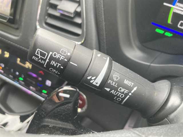 ホンダ ヴェゼル ハイブリッド Z 神奈川県 2014(平26)年 13万km ルーセブラックM (株)IDOMが運営する【じしゃロン焼津店】の自社ローン対象車両になります。こちらは現金ご利用時の価格です。自社ローンご希望の方は別途その旨お申付け下さい。/Carrozzeriaナビ(AVIC-ZH007)/FM/AM/CD/DVD/フルセグ/SD/Bluetooth/衝突軽減（シティブレーキアクティブシステム）/横滑り防止/クルーズコントロール/バックカメラ/ETC/パドルシフト/ステアリングリモコン/コンビシート/前席シートヒーター/LEDヘッドライト/オートライト/フォグランプ/ドアバイザー/社外シフトノブ/プッシュスタート/スマートキー/スペアキー１本/取説