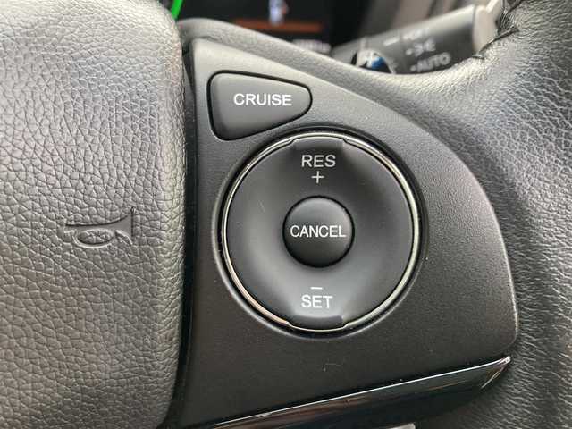 ホンダ ヴェゼル ハイブリッド Z 神奈川県 2014(平26)年 13万km ルーセブラックM (株)IDOMが運営する【じしゃロン焼津店】の自社ローン対象車両になります。こちらは現金ご利用時の価格です。自社ローンご希望の方は別途その旨お申付け下さい。/Carrozzeriaナビ(AVIC-ZH007)/FM/AM/CD/DVD/フルセグ/SD/Bluetooth/衝突軽減（シティブレーキアクティブシステム）/横滑り防止/クルーズコントロール/バックカメラ/ETC/パドルシフト/ステアリングリモコン/コンビシート/前席シートヒーター/LEDヘッドライト/オートライト/フォグランプ/ドアバイザー/社外シフトノブ/プッシュスタート/スマートキー/スペアキー１本/取説