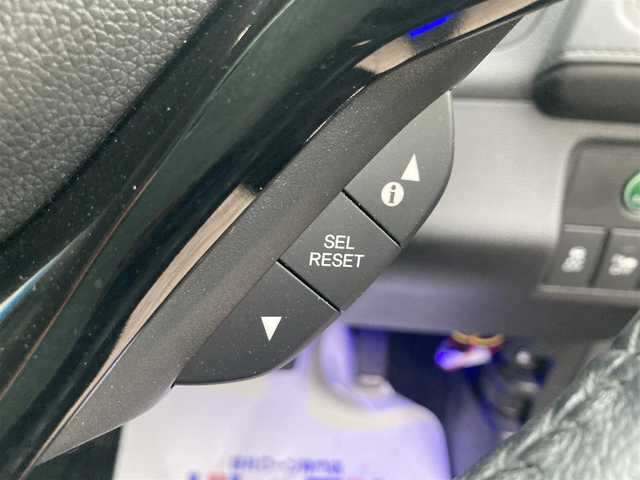 ホンダ ヴェゼル ハイブリッド Z 神奈川県 2014(平26)年 13万km ルーセブラックM (株)IDOMが運営する【じしゃロン焼津店】の自社ローン対象車両になります。こちらは現金ご利用時の価格です。自社ローンご希望の方は別途その旨お申付け下さい。/Carrozzeriaナビ(AVIC-ZH007)/FM/AM/CD/DVD/フルセグ/SD/Bluetooth/衝突軽減（シティブレーキアクティブシステム）/横滑り防止/クルーズコントロール/バックカメラ/ETC/パドルシフト/ステアリングリモコン/コンビシート/前席シートヒーター/LEDヘッドライト/オートライト/フォグランプ/ドアバイザー/社外シフトノブ/プッシュスタート/スマートキー/スペアキー１本/取説