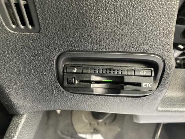 ホンダ ヴェゼル ハイブリッド Z 神奈川県 2014(平26)年 13万km ルーセブラックM (株)IDOMが運営する【じしゃロン焼津店】の自社ローン対象車両になります。こちらは現金ご利用時の価格です。自社ローンご希望の方は別途その旨お申付け下さい。/Carrozzeriaナビ(AVIC-ZH007)/FM/AM/CD/DVD/フルセグ/SD/Bluetooth/衝突軽減（シティブレーキアクティブシステム）/横滑り防止/クルーズコントロール/バックカメラ/ETC/パドルシフト/ステアリングリモコン/コンビシート/前席シートヒーター/LEDヘッドライト/オートライト/フォグランプ/ドアバイザー/社外シフトノブ/プッシュスタート/スマートキー/スペアキー１本/取説