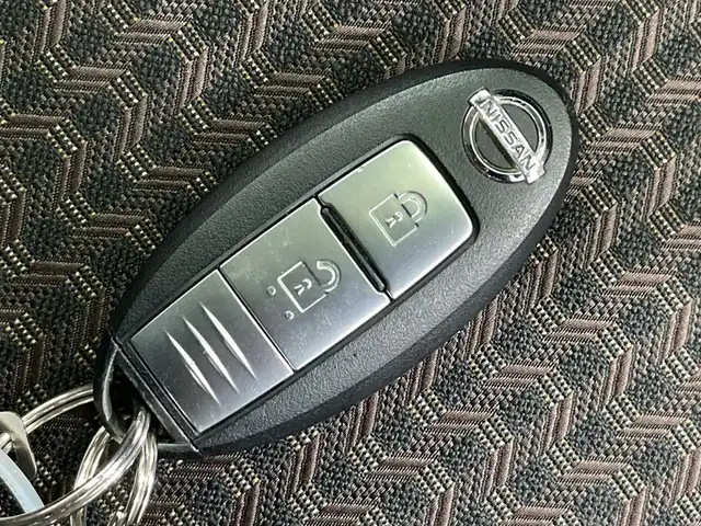 日産 ノート メダリスト 栃木県 2017(平29)年 2.1万km スーパーブラック 純正メモリナビ(MM517D-W)/(フルセグTV・Bluetooth・CD・DVD・SD)/全方位カメラ/バックカメラ/前方ドライブレコーダー/エマージェンシーブレーキ/前後コーナーセンサー/LEDヘッドライト/オートライト/ハーフレザーシート/ETC/アイドリングストップ/禁煙車/スマートキー/プッシュスタート/純正アルミホイール/純正フロアマット/ステアリングスイッチ