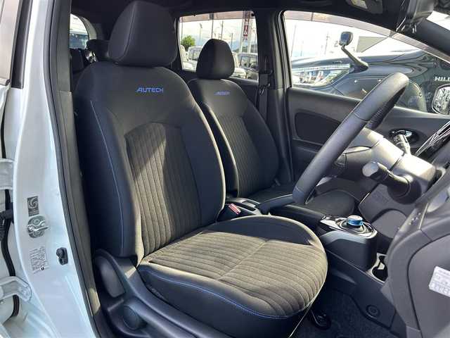 日産 ノート e－パワーオーテック 奈良県 2020(令2)年 3.3万km ブリリアントホワイトパール 社外9インチナビ　/フルセグ　/DVD　/Bluetooth　/USB入力端子　/ETC　/デジタルインナーミラー/全方位カメラ　/前後ドライブレコーダー　/追従型クルーズコントロール　/純正フロアマット　/純正アルミホイール　/オートLEDライト/衝突被害軽減ブレーキ/横滑り防止装置/車線逸脱警報/Wエアバッグ/ワンオーナー/保証書/取扱説明書