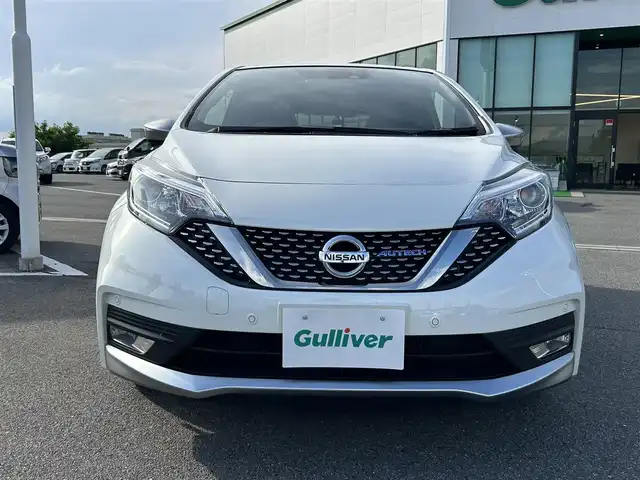 日産 ノート e－パワーオーテック 奈良県 2020(令2)年 3.3万km ブリリアントホワイトパール 社外9インチナビ　/フルセグ　/DVD　/Bluetooth　/USB入力端子　/ETC　/デジタルインナーミラー/全方位カメラ　/前後ドライブレコーダー　/追従型クルーズコントロール　/純正フロアマット　/純正アルミホイール　/オートLEDライト/衝突被害軽減ブレーキ/横滑り防止装置/車線逸脱警報/Wエアバッグ/ワンオーナー/保証書/取扱説明書