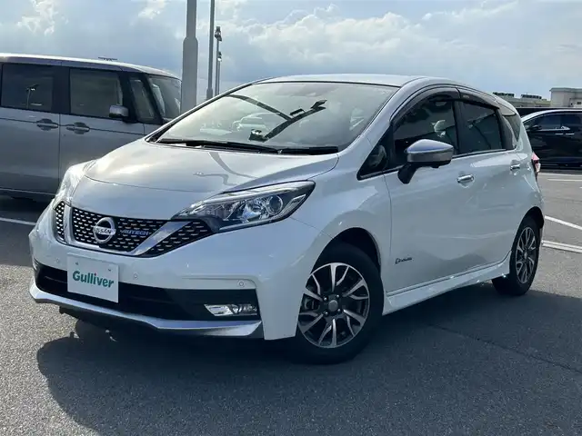 日産 ノート e－パワーオーテック 奈良県 2020(令2)年 3.3万km ブリリアントホワイトパール 社外9インチナビ　/フルセグ　/DVD　/Bluetooth　/USB入力端子　/ETC　/デジタルインナーミラー/全方位カメラ　/前後ドライブレコーダー　/追従型クルーズコントロール　/純正フロアマット　/純正アルミホイール　/オートLEDライト/衝突被害軽減ブレーキ/横滑り防止装置/車線逸脱警報/Wエアバッグ/ワンオーナー/保証書/取扱説明書