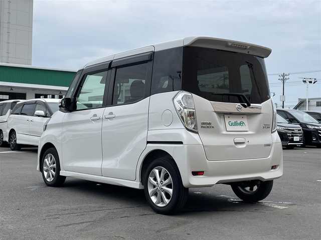 日産 デイズ ルークス ハイウェイスターX 東京都 2017(平29)年 5.8万km ホワイトパール アラウンドビューモニター/エマージェンシーブレーキ/アダプティブヘッドライト/両側パワースライドドア/アイドリングストップ/横滑り抑制機能/スマートキー/プッシュスタート/オートエアコン